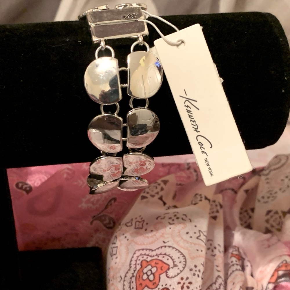 NWT women’s bracelet